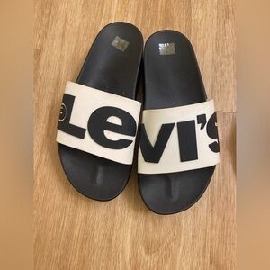 Levi's Black Textured Slide Sandals